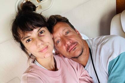 Por protocolo sanitario, Gimena Accardi no puede recibir visitas y está acompañada solo por su marido, Nicolás Vázquez