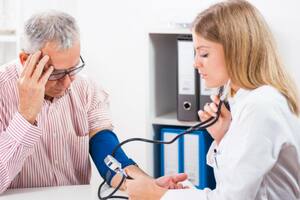 Por qué la hipertensión es llamada el “asesino silencioso” y cuáles son las señales que el cuerpo envía