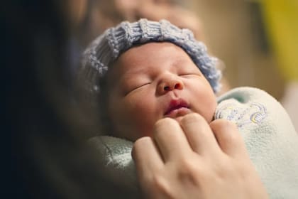 ¿Por qué la mayoría de los bebés nace durante la madrugada?