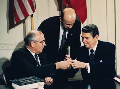 Por qué Ronald Reagan decidió hacer una amnistía para regularizar a tres millones de migrantes en EE. UU.