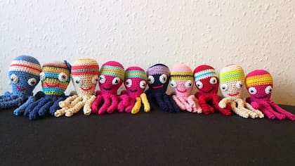 Por qué un pulpo tejido a crochet es la mejor compañía para los bebes prematuros