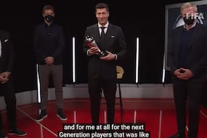 En una noche con emociones argentinas, Lewandowski le ganó el premio mayor a Messi