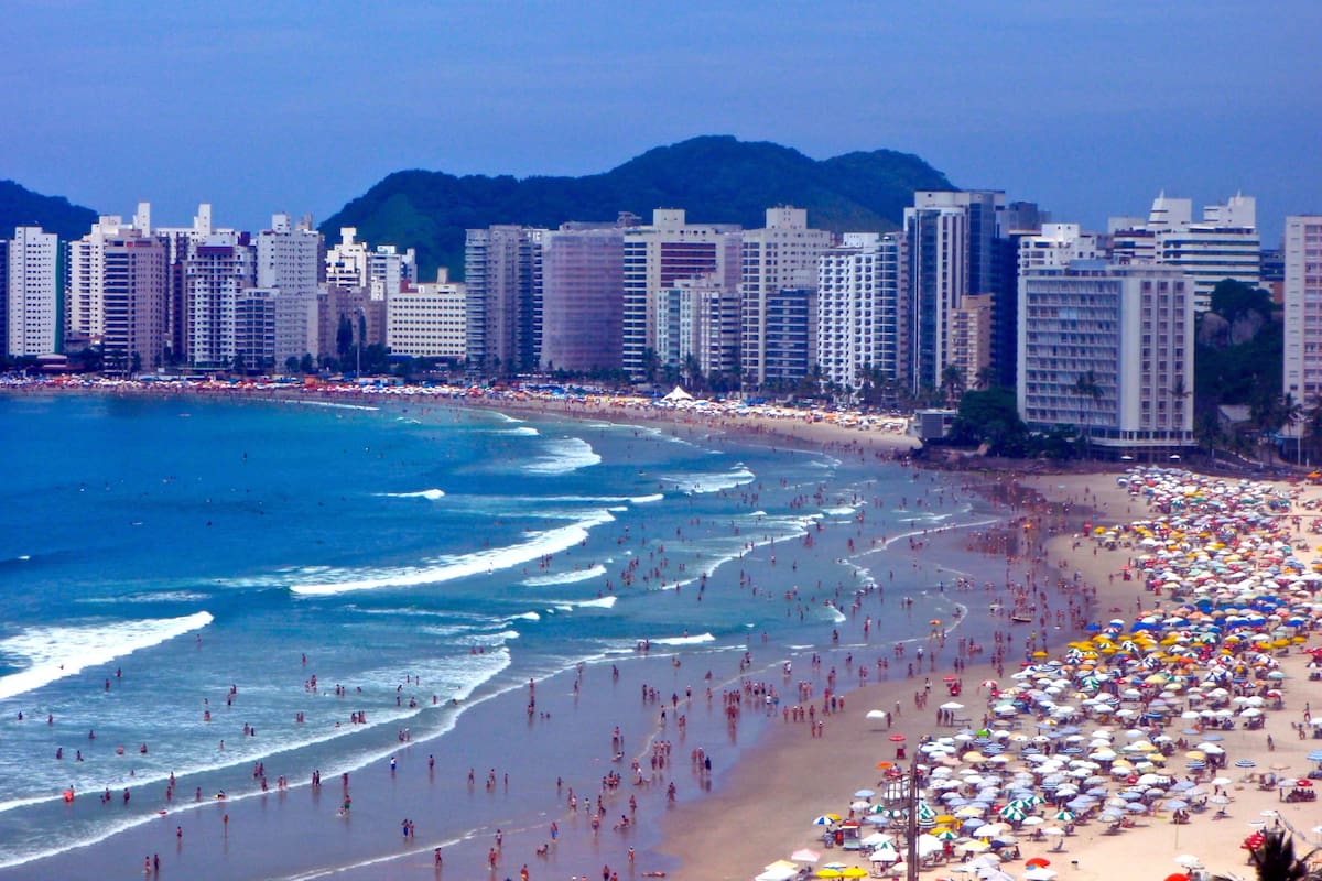 “La previsión es que se vaya extendiendo”: preocupa el brote de gastroenterocolitis en playas del sur de Brasil