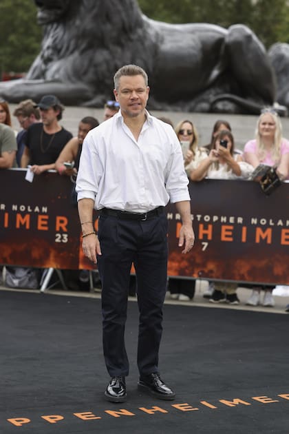 Por su parte, Matt Damon -quién viajó acompañado por su mujer y sus hijas- se convierte en el general Leslie Groves Jr., director del Proyecto Manhattan