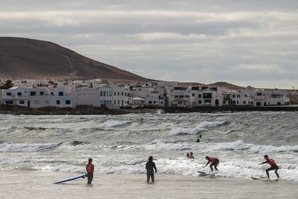 Por su temperatura y sus vientos favorables para la navegación, es el lugar ideal para practicar foil, uno de los deportes acuáticos favoritos del activista.