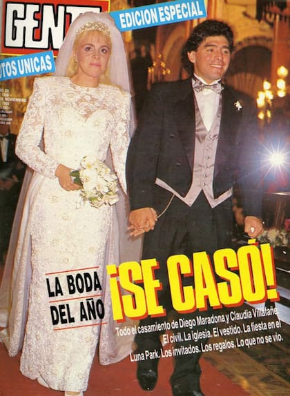 Por supuesto, el casamiento de Maradona fue tapa de las revistas