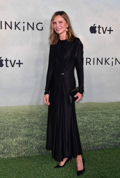 Por supuesto que el protagonista de Indiana Jones estuvo acompañado, como siempre, por su esposa, Calista Flockhart, que no le quitó los ojos de encima durante su paso por la alfombra verde