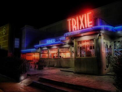 Por supuesto que en este diner americano hay hot dogs