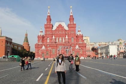 Por trabajo, Florencia tuvo la oportunidad de visitar varios países. (Foto en Moscú)