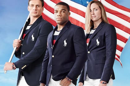 Por último, los deportistas estadounidenses brillarán de la mano de Ralph Lauren con su estilo preppy teñido en los tonos de la bandera americana