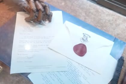 Por US$25 los visitantes pueden obtener una carta de aceptación a Hogwarts en la tienda de Harry Potter de Nueva York (YouTube/AryTenorio)