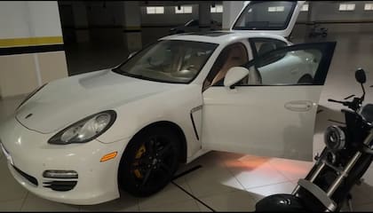 Porche coupé y motocicleta incautados en un allanamiento a Pietra Verdi