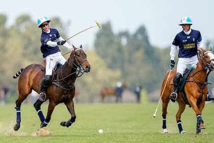 "Poroto" Cambiaso marcó 12 goles, incluidos 9 penales; "me parece muy bueno que Chapaleufú meta nuevamente un equipo en el Abierto. Es un equipo de chicos que son todos amigos. Me llevo rebién con todos", apuntó el crack de 18 años.