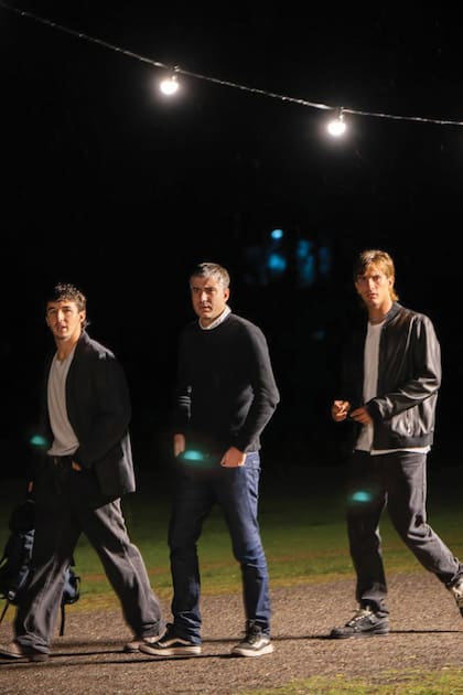 Poroto Cambiaso, que ayer debutó en el Abierto de Hurlingham con su papá y sus primos Bartolomé y Camilo Castagnola, llega con amigos a la fiesta de su hermana