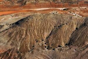 Cómo es el sumidero donde habrían caído los jubilados que desaparecieron en Chubut
