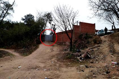 Portones y paredones: los cuarteles de los contrabandistas