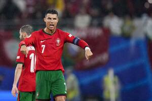 Portugal fue superior a República Checa y le dio vuelta el partido en una de las últimas jugadas