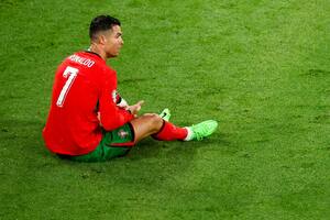 Portugal dominaba, pero República Checa lo sorprendió en su primera llegada y gana el partido
