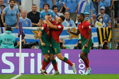 Portugal ganó sus dos partidos en la Copa del Mundo y avanzó a octavos de final