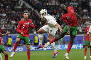 Portugal juega bien y Cristiano quiere el récord que se le hace desear, pero no puede quebrar la defensa de Eslovenia