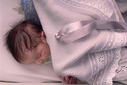 Oliver, el hijo de Vanesa y Oscar, en su casa en Madrid