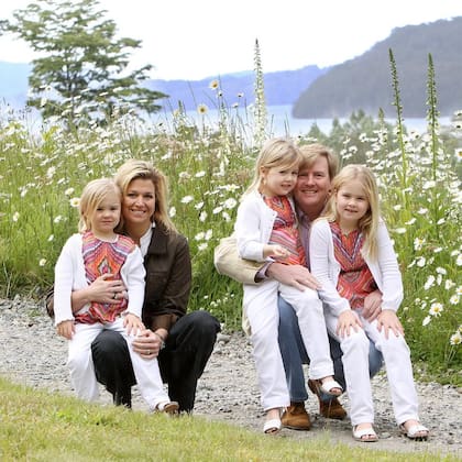 Postal de unas vacaciones familiares de los reyes y las princesas en la Argentina en diciembre de 2010 (Foto: Instagram @queen.maxima / @koninklijkhuis)