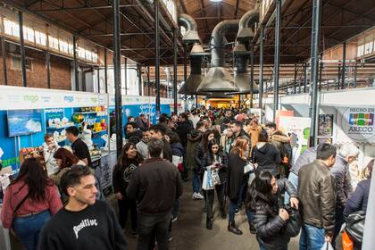 Postal del salón de La Rural donde se realizó el Campeonato Mundial del Alfajor, el fin de semana pasado