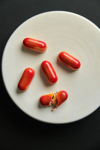 Postre Bombón según Clavijo: macambo, curuba y frambuesa.
