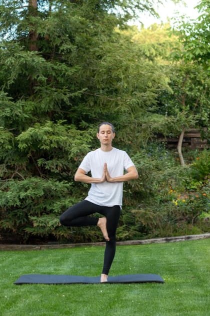 Postura del árbol (Vrikshasana)