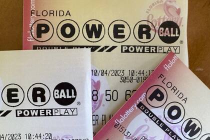 Powerball se juega cada lunes, miércoles y sábado en 45 estados de la Unión Americana