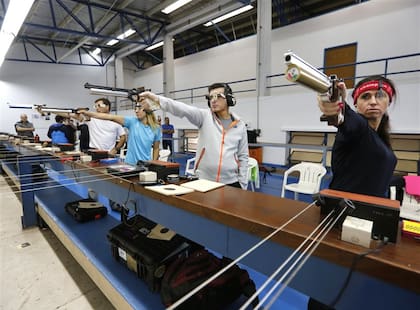 Práctica de tiro virtual, primer estadio de la disciplina