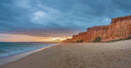 Praia da Falesia ocupa el sexto lugar entre las 10 mejores playas del mundo elegidas por los viajeros en Tripadvisor