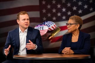 Debate en Los Ángeles: Karen Bass y Spencer Pratt sobre el voto de no ciudadanos