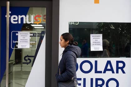 Precios de dólar en casa de cambio y comercios de la calle Florida
Florida y Lavalle