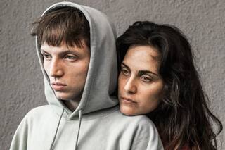 Precoz: la búsqueda desesperada del amor en un mundo adverso