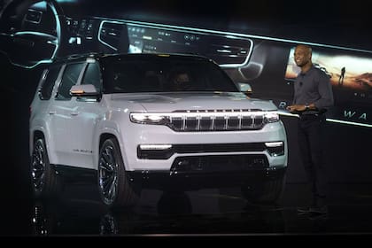 Premier. Jeep anunció el regreso del Grand Wagoneer con un concept
