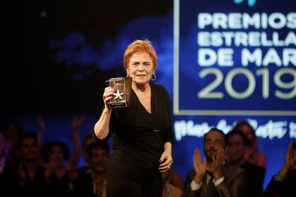 Leonor Manso, ovacionada por su premio como Actriz protagónica en drama