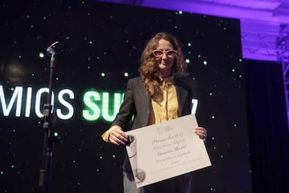 Lucrecia Martel se mostró muy emocionada por los premios que obtuvieron los miembros de su equipo
