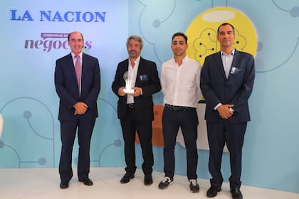 En la categoría "Tecnología" el vencedor fue VeriTran y su CEO, Marcelo González, recibió el galardón