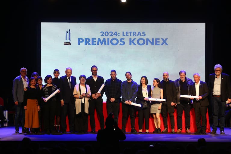 Se entregaron los diplomas de los Premios Konex a las Letras