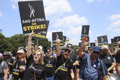 Premios SAG 2024 llegan a Netflix: actores reanudan actividades tras huelga en Hollywood