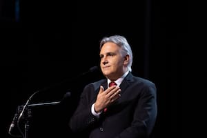 La frase del gobernador de Córdoba para responder a críticas anónimas de las redes sociales