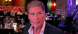 Preocupación por David Hasselhoff: fue visto caminando con dificultad, ayudado por un andador