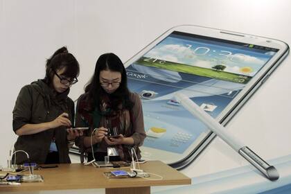 Preocupado por su dependencia con Android, la compañía surcoreana impulsa su propia plataforma Tizen, desarrollada de forma conjunta con Intel