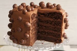 Torta de chocolate con ganache de almendras