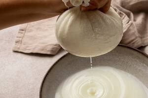 Preparación de queso Foto: Freepik