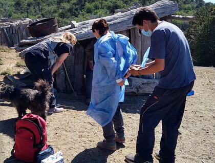 Preparándose para un hisopado.