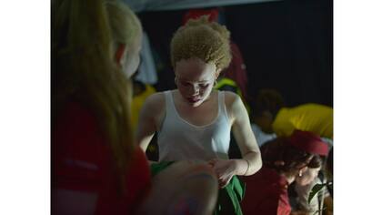 Preparativos antes de salir a la pasarela