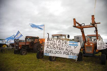 Carteles contra la suba impositiva