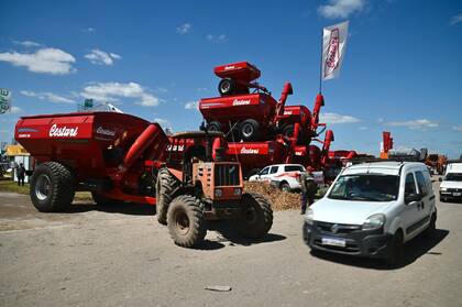 Preparativos para la inauguración de mañana de Expoagro en San Nicolás